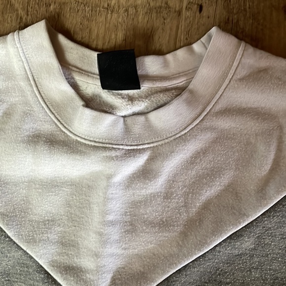 Amnesia medium crew neck sweater - Picture 3 of 3